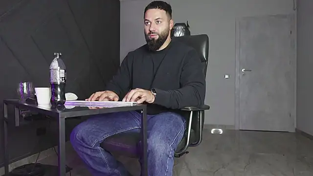 mattmasterss online show from October 19, 7:27 pm