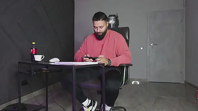 mattmasterss online show from October 31, 8:27 pm