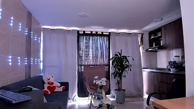 amanda rous online show from March 16, 9:17 pm