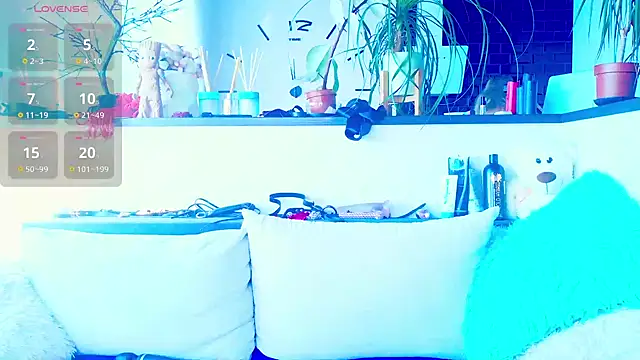  JuliaSpace  online show from March 1, 10:48 am