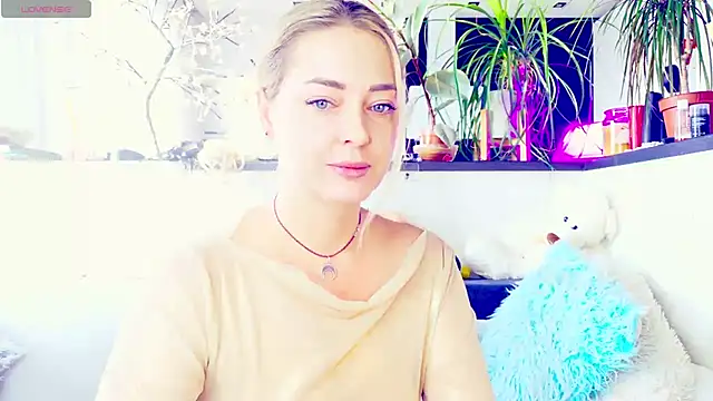  JuliaSpace  online show from November 15, 12:31 pm