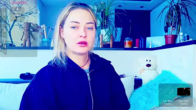  JuliaSpace  online show from February 8, 9:51 am