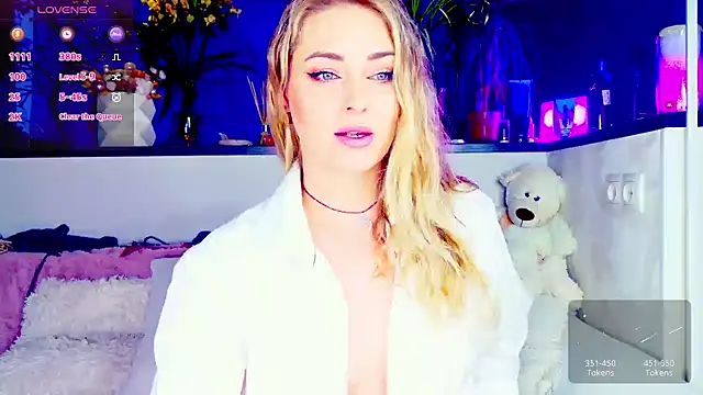  JuliaSpace  online show from May 12, 4:46 pm