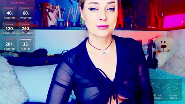  JuliaSpace  online show from March 20, 5:36 pm