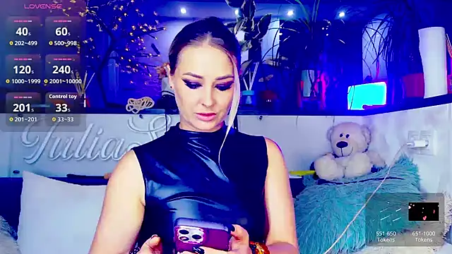  JuliaSpace  online show from September 27, 4:46 pm