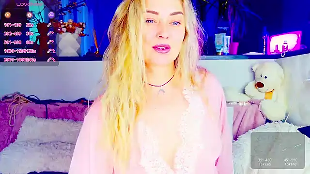  JuliaSpace  online show from June 2, 4:29 pm