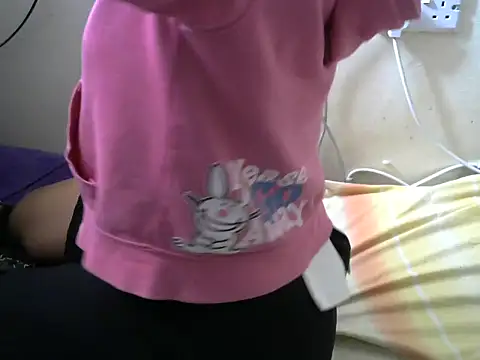 Ma-yolo001 online show from November 1, 9:14 am