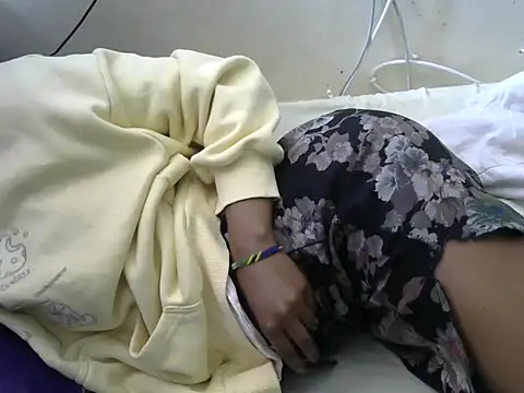 Ma-yolo001 online show from September 12, 9:09 am