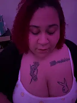 Snapshot of Juicyjordie chatting on March 13, 5:00 am Juicyjordie online show from March 13, 5:00 am