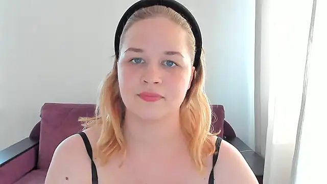 Snapshot of AlicePopsy chatting on June 9, 4:41 pm AlicePopsy online show from June 9, 4:41 pm