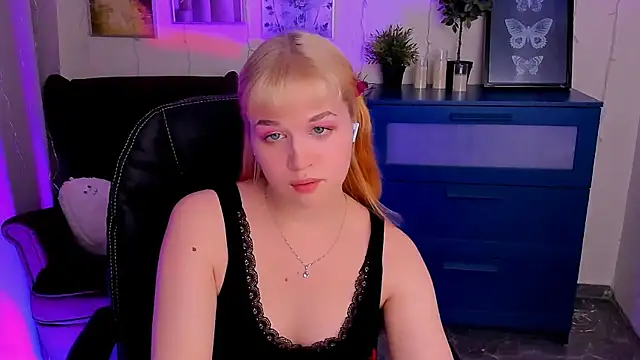 AlicePopsy online show from March 20, 8:40 pm