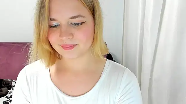Snapshot of AlicePopsy chatting on July 15, 4:36 pm AlicePopsy online show from July 15, 4:36 pm