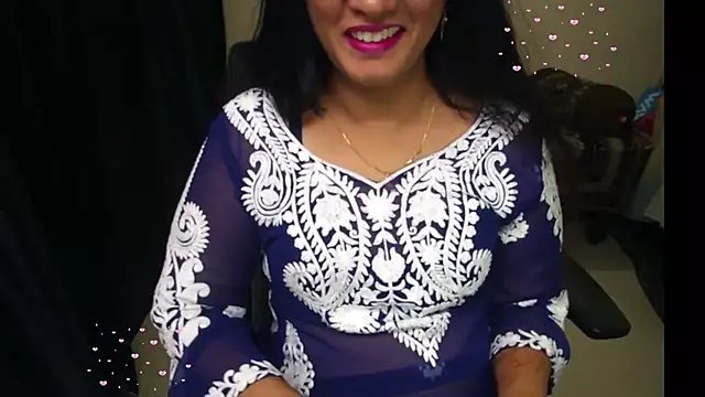 Arushisingh8888 online show from June 2, 1:44 pm