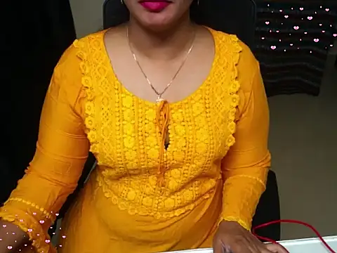 Snapshot of Arushisingh8888 chatting on November 23, 11:42 am Arushisingh8888 online show from November 23, 11:42 am