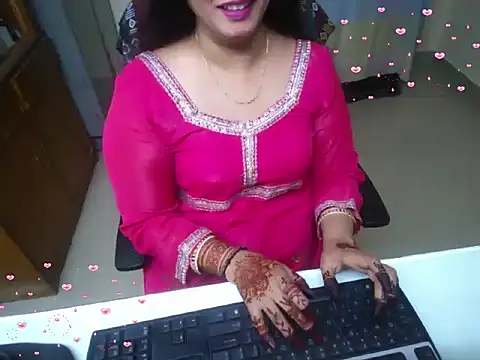 Snapshot of Arushisingh8888 chatting on September 21, 9:58 am Arushisingh8888 online show from September 21, 9:58 am