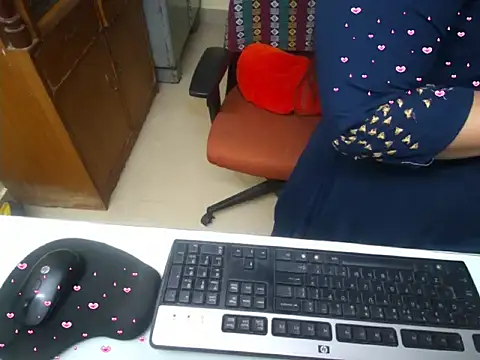 Snapshot of Arushisingh8888 chatting on September 18, 8:39 am Arushisingh8888 online show from September 18, 8:39 am