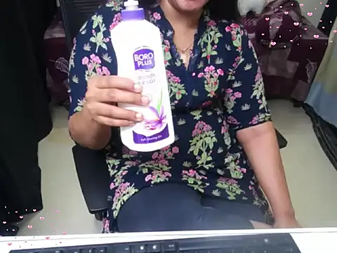 Snapshot of Arushisingh8888 chatting on December 16, 12:53 pm Arushisingh8888 online show from December 16, 12:53 pm