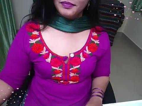 Snapshot of Arushisingh8888 chatting on October 25, 10:36 am Arushisingh8888 online show from October 25, 10:36 am