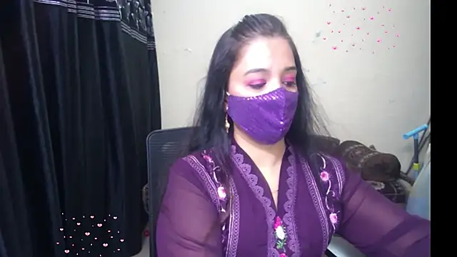 Arushisingh8888 online show from May 4, 1:58 pm