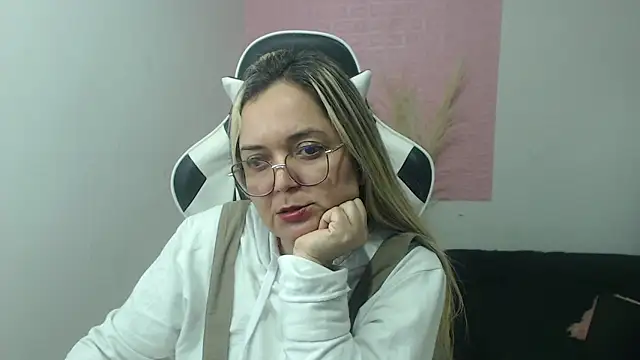 Snapshot of samy_vsn chatting on May 31, 10:43 pm samy vsn online show from May 31, 10:43 pm