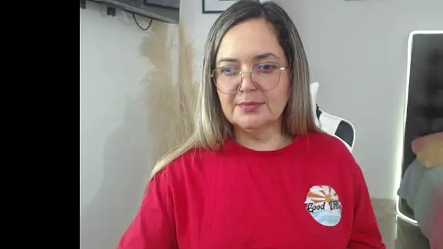 Snapshot of samy_vsn chatting on November 14, 7:17 pm samy vsn online show from November 14, 7:17 pm