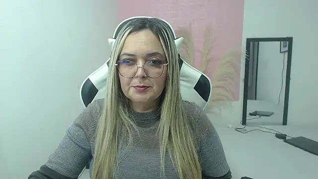 Snapshot of samy_vsn chatting on June 14, 8:21 pm samy vsn online show from June 14, 8:21 pm