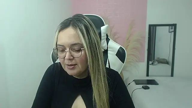 Snapshot of samy_vsn chatting on June 11, 6:05 pm samy vsn online show from June 11, 6:05 pm