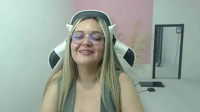 Snapshot of samy_vsn chatting on June 10, 7:48 pm samy vsn online show from June 10, 7:48 pm
