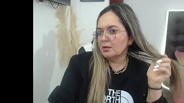 Snapshot of samy_vsn chatting on November 10, 7:08 pm samy vsn online show from November 10, 7:08 pm