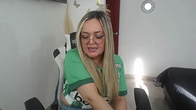 Snapshot of samy_vsn chatting on May 19, 9:00 pm samy vsn online show from May 19, 9:00 pm