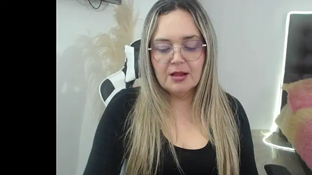 Snapshot of samy_vsn chatting on November 6, 7:29 pm samy vsn online show from November 6, 7:29 pm