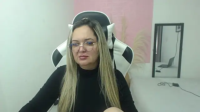 Snapshot of samy_vsn chatting on June 16, 9:59 pm samy vsn online show from June 16, 9:59 pm