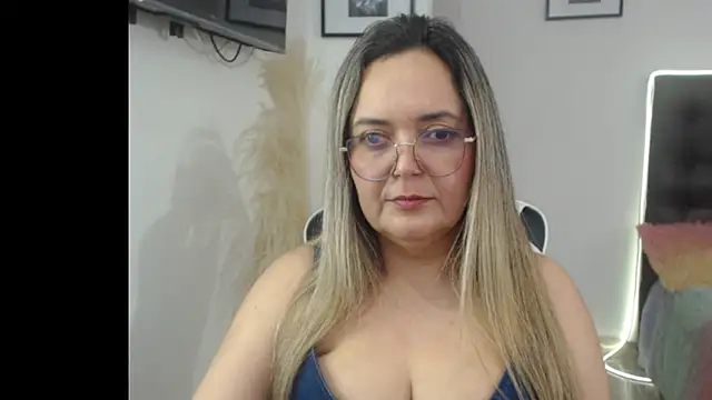 Snapshot of samy_vsn chatting on November 4, 7:17 pm samy vsn online show from November 4, 7:17 pm