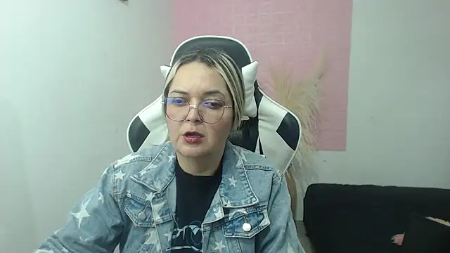 Snapshot of samy_vsn chatting on June 2, 7:03 pm samy vsn online show from June 2, 7:03 pm