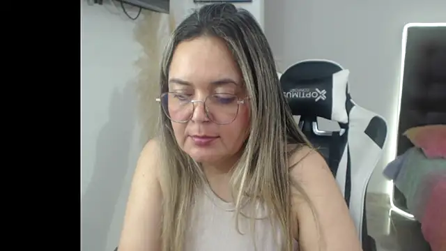 Snapshot of samy_vsn chatting on November 9, 8:02 pm samy vsn online show from November 9, 8:02 pm