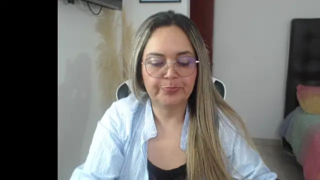 Snapshot of samy_vsn chatting on November 11, 6:58 pm samy vsn online show from November 11, 6:58 pm