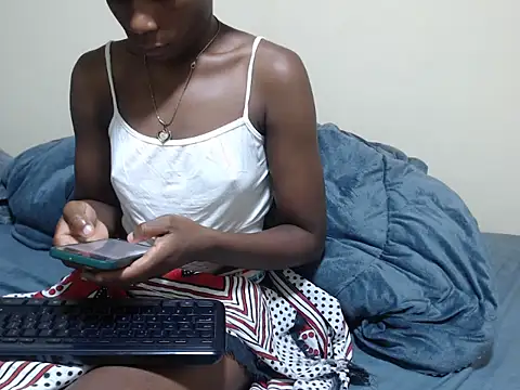 khakiline online show from November 23, 4:00 am