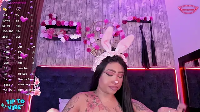 Neko Misaki online show from April 5, 12:01 pm