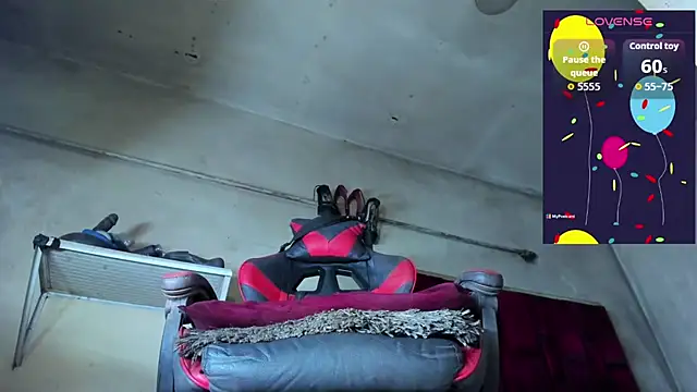 Trixy star horney online show from March 15, 9:44 pm