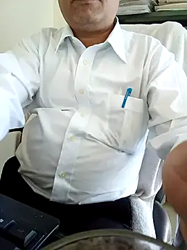 Snapshot of Hot-man39 chatting on February 19, 8:33 am Hot-man39 online show from February 19, 8:33 am