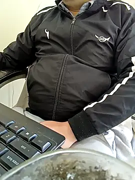 Snapshot of Hot-man39 chatting on February 22, 6:28 am Hot-man39 online show from February 22, 6:28 am