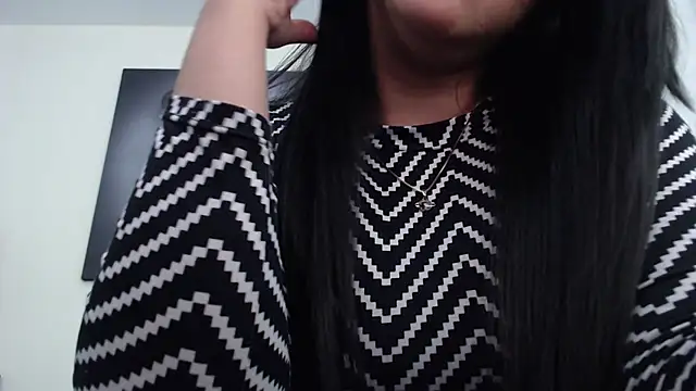 Snapshot of KatrinaRolan chatting on November 17, 10:36 pm KatrinaRolan online show from November 17, 10:36 pm