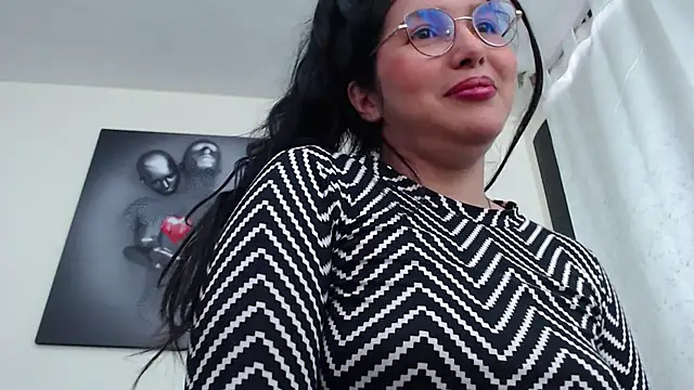 Snapshot of KatrinaRolan chatting on November 13, 10:02 pm KatrinaRolan online show from November 13, 10:02 pm