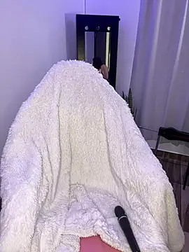 BellaNaye  online show from February 26, 1:11 pm