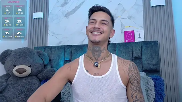 JAYCOB00 online show from May 8, 2:37 am