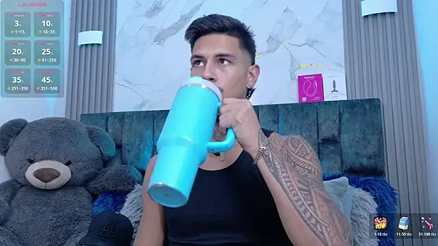 JAYCOB00 online show from May 7, 2:27 am