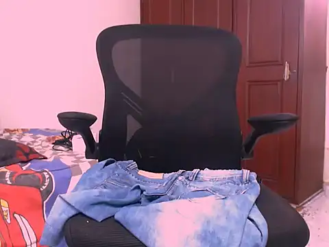 Snapshot of latinhot9631 chatting on November 8, 2:59 am latinhot9631 online show from November 8, 2:59 am