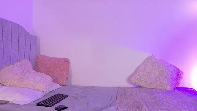 Megannklein online show from February 17, 3:37 am