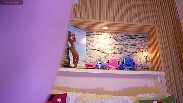 Snapshot of adri_crof chatting on December 1, 2:45 am adri crof online show from December 1, 2:45 am