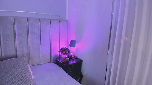 EvaaStevens online show from November 26, 2:50 pm